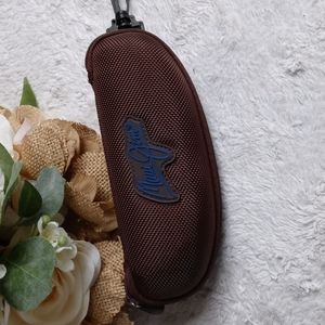Maui Jim sunglass case New zip closure with hook